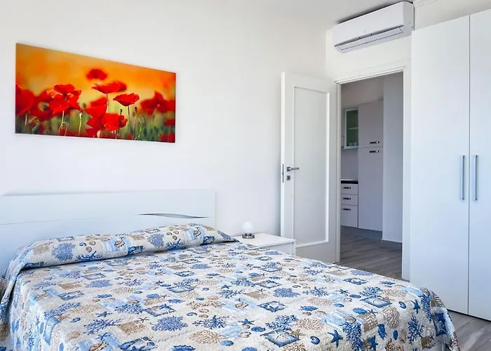 Villa Fronte Mare 20 *